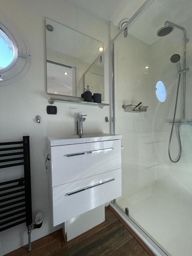 Houseboat Kamperland Hotel Exterior photo
