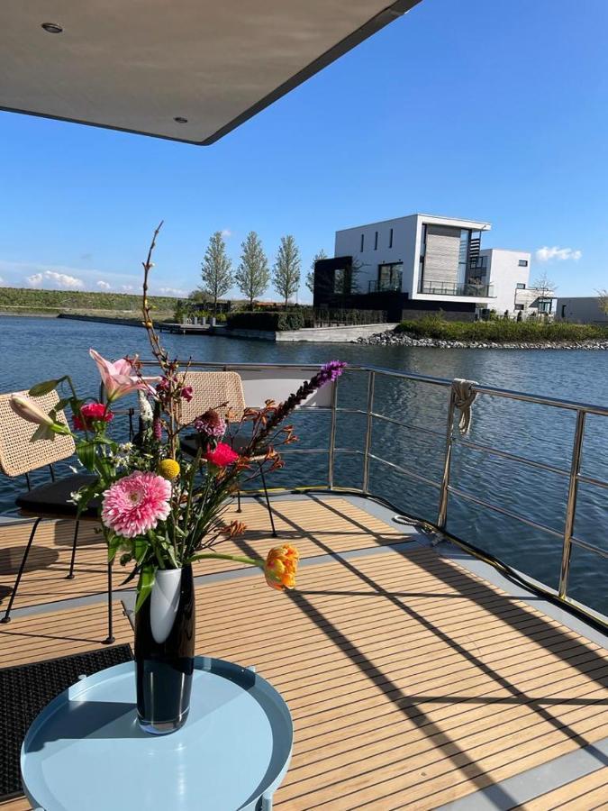 Houseboat Kamperland Hotel Exterior photo